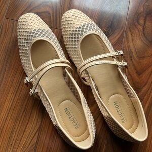 Reaction Kenneth Cole Beige Textured Mary Jane Flats